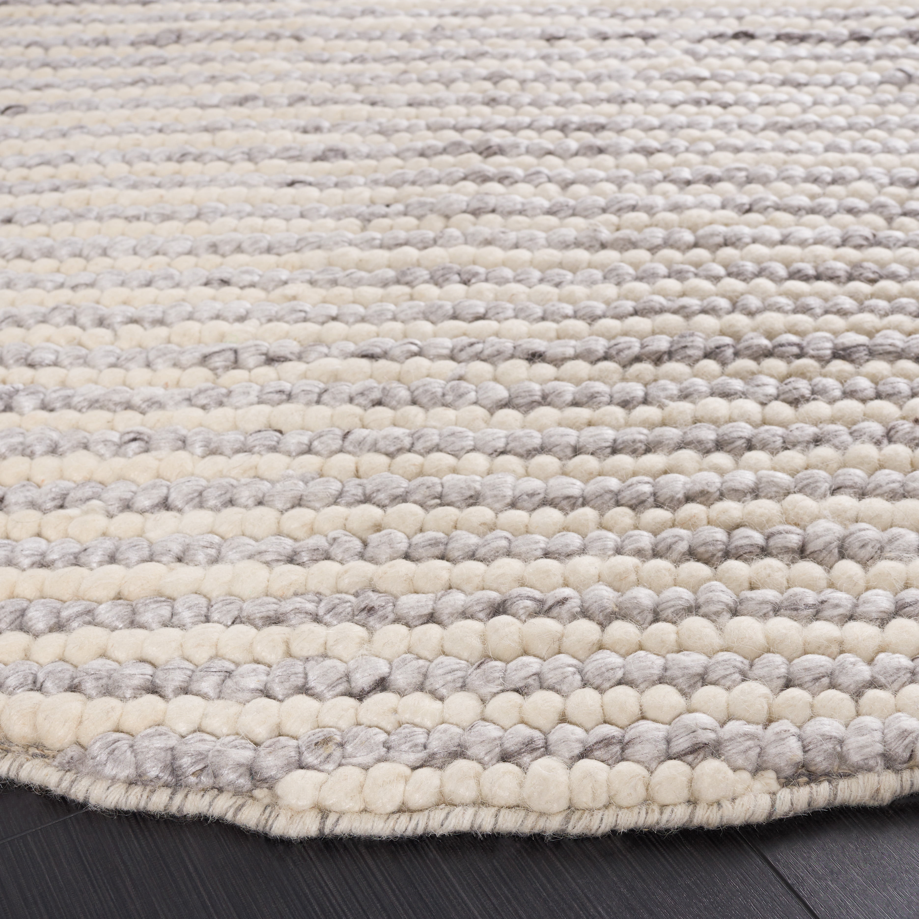 SAFAVIEH Natura Fredrick Striped Area Rug, Ivory/Light Grey, 6' x 6' Round