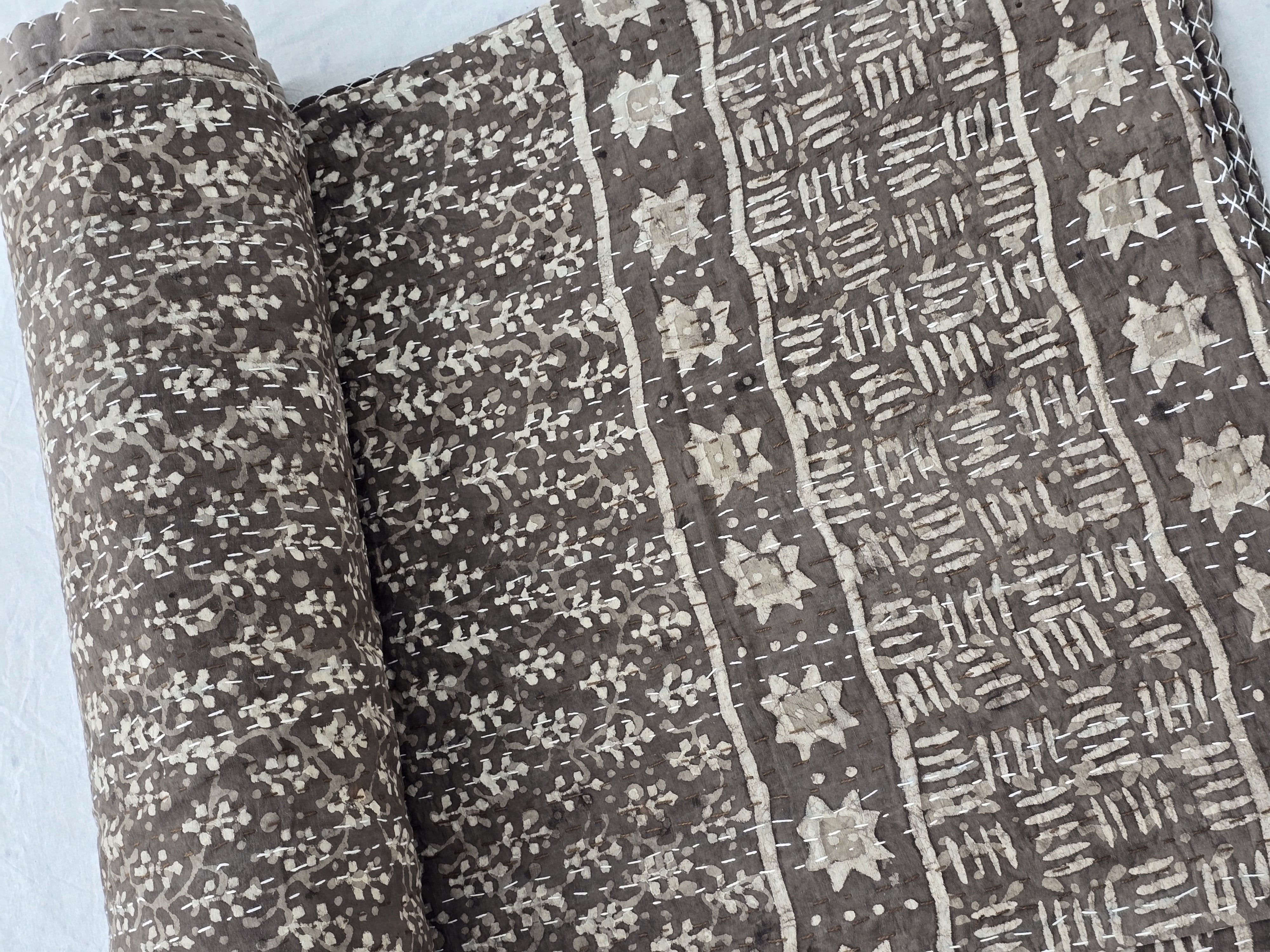Earthen Floral Kantha Quilt – Elisa Handblock Print Reversible Cotton Bedspread by A and E Textiles House, Hand Stitched, King Size 108x108, Vegetable Dyed