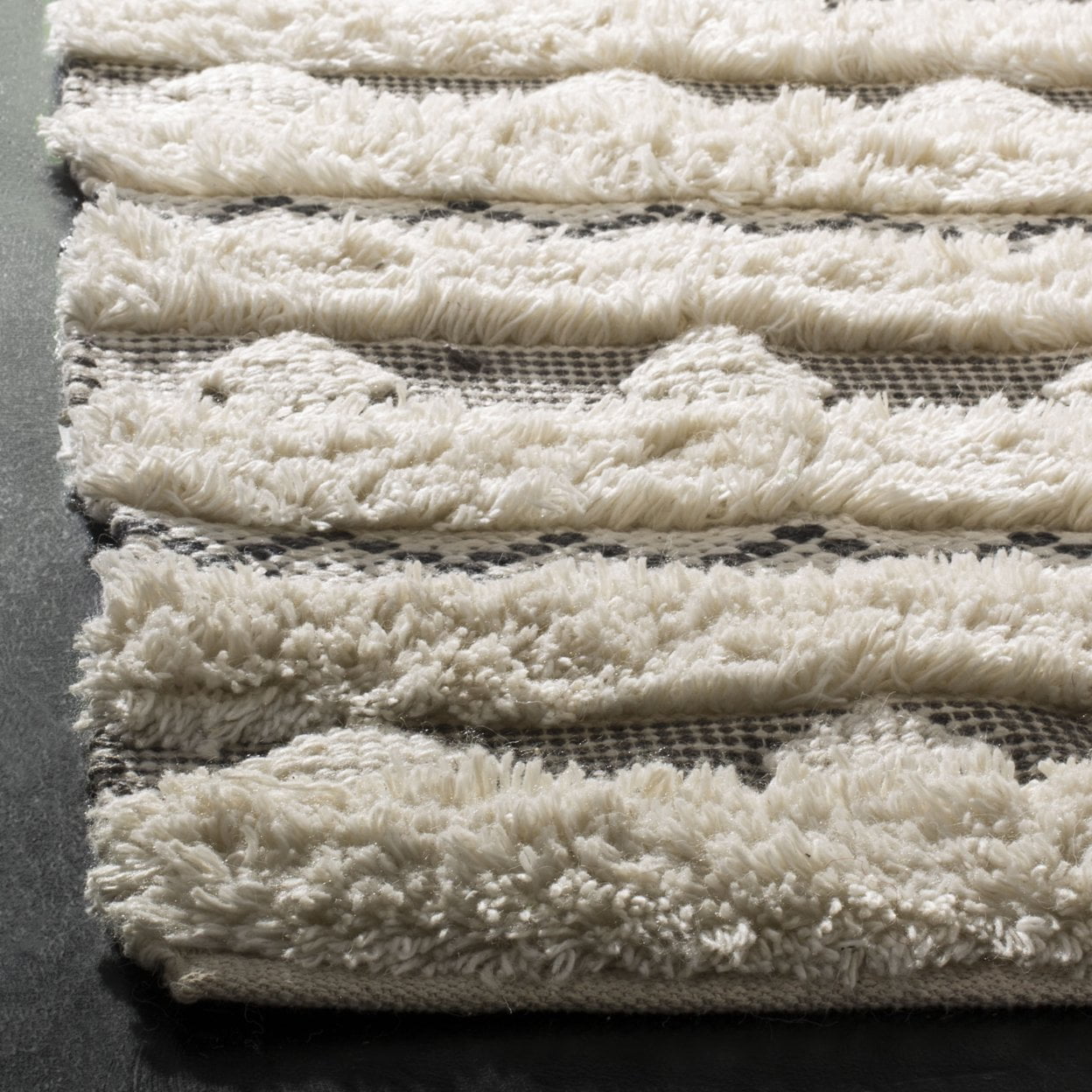 SAFAVIEH Natura Jazmyn Geometric Striped Braided Wool Runner Rug, Ivory/Grey, 2'3" x 8'