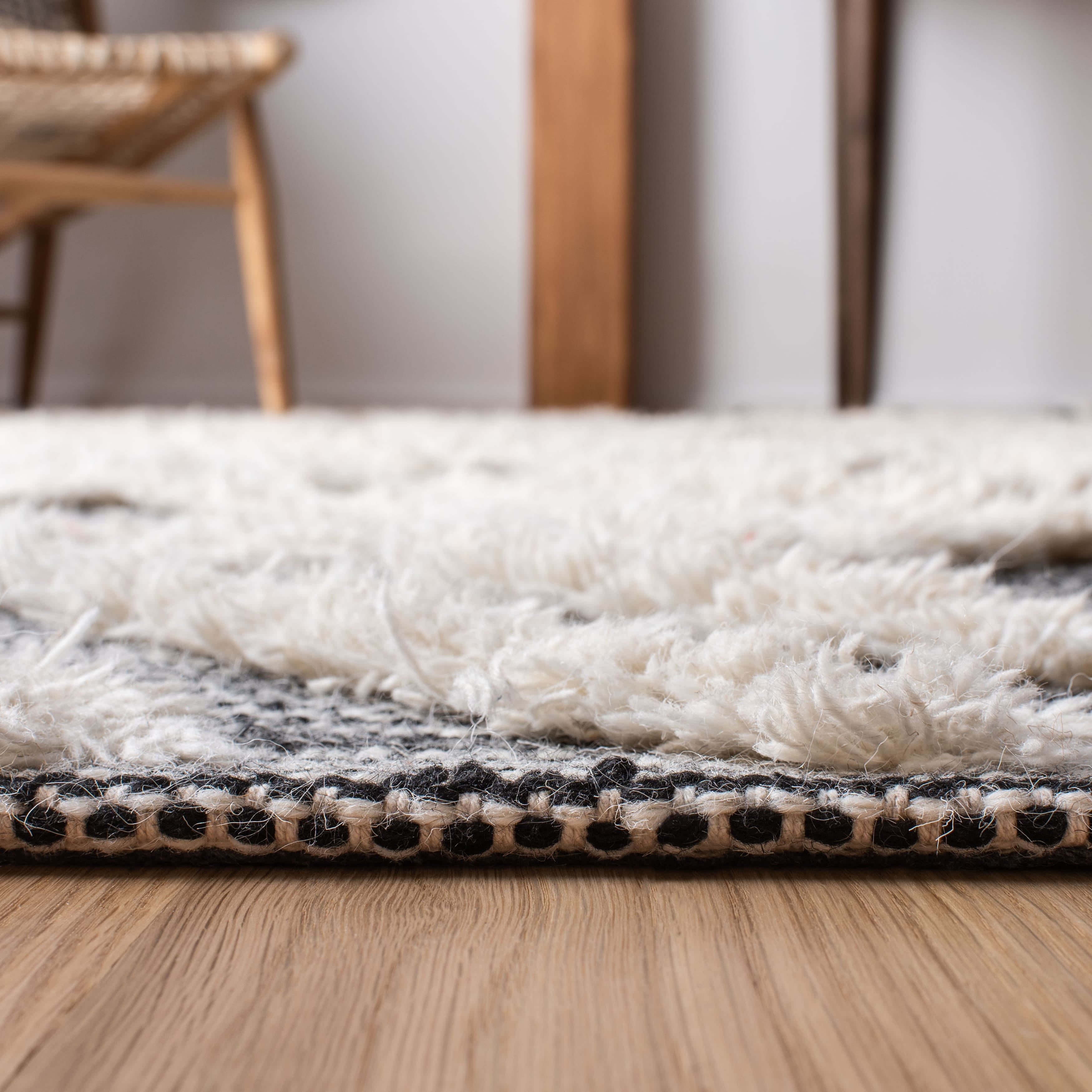 SAFAVIEH Kenya Arline Geometric Wool Area Rug, Black/Ivory, 8' x 10'