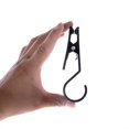 thumbnail image 2 of Gancho ligero, tienda al aire libre Lona Clip Gancho Multifuncional Equipo para acampar al aire libre Accesorios Práctico Pinza para ropa 4 piezas-Negro Botao, 2 of 5