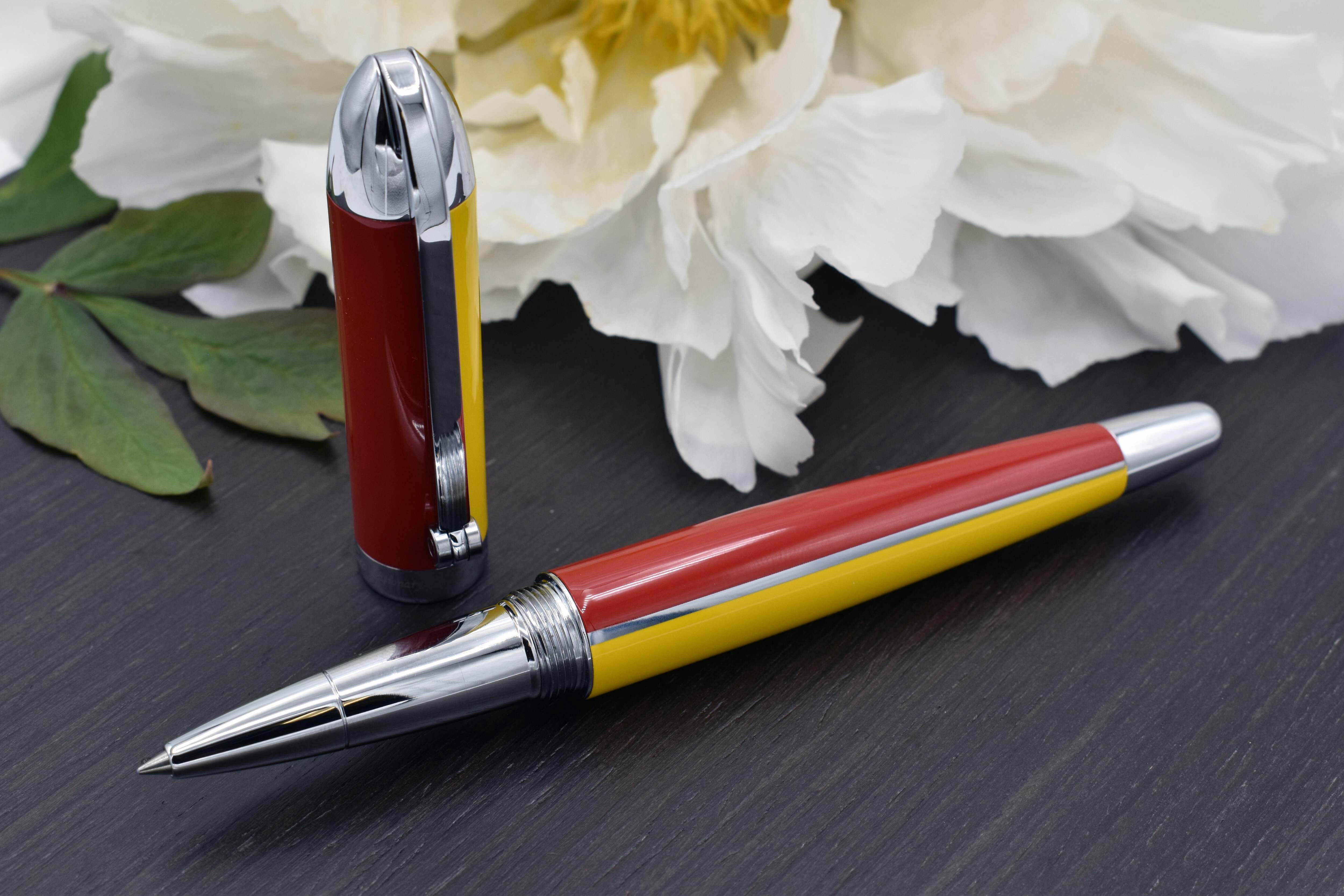 Xezo Xezo Visionary® Brass  Aluminum Enameled Rollerball Pen - Aspen Gold / Red