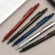 thumbnail image 5 of Bolígrafo RoTring 600 de punta media, tinta negra, barril rojo, 5 of 7