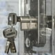 thumbnail image 4 of Cerradura de cilindro de alta seguridad, cerradura antirrobo con diseño antiganzúas, protección antitaladro y antigolpes, adecuada para todo tipo de puertas, incluidas puertas de madera, metal, PVC y, 4 of 5