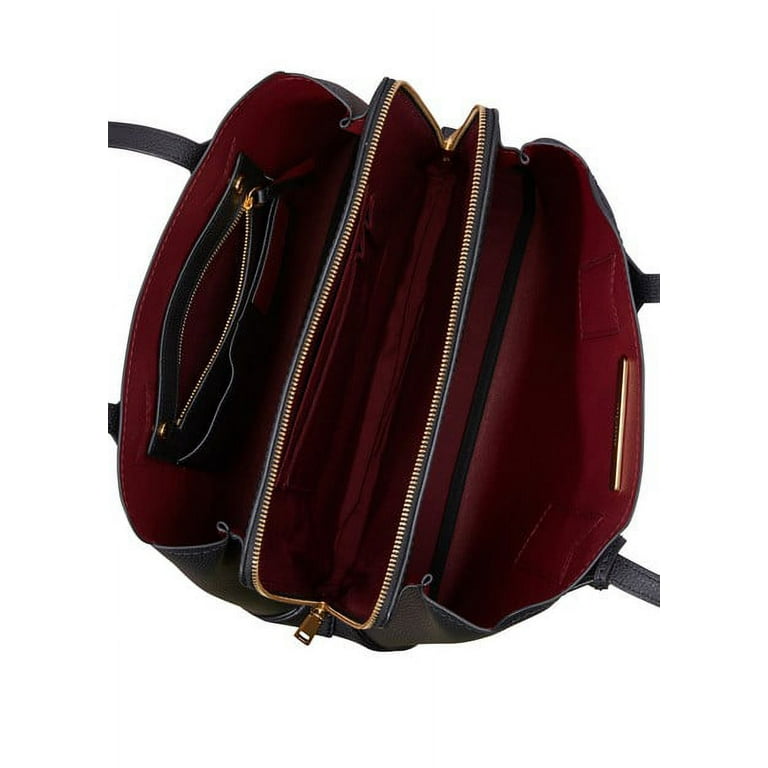 Black Longchamps 13 inch Mac Book Air bag via Applestore website