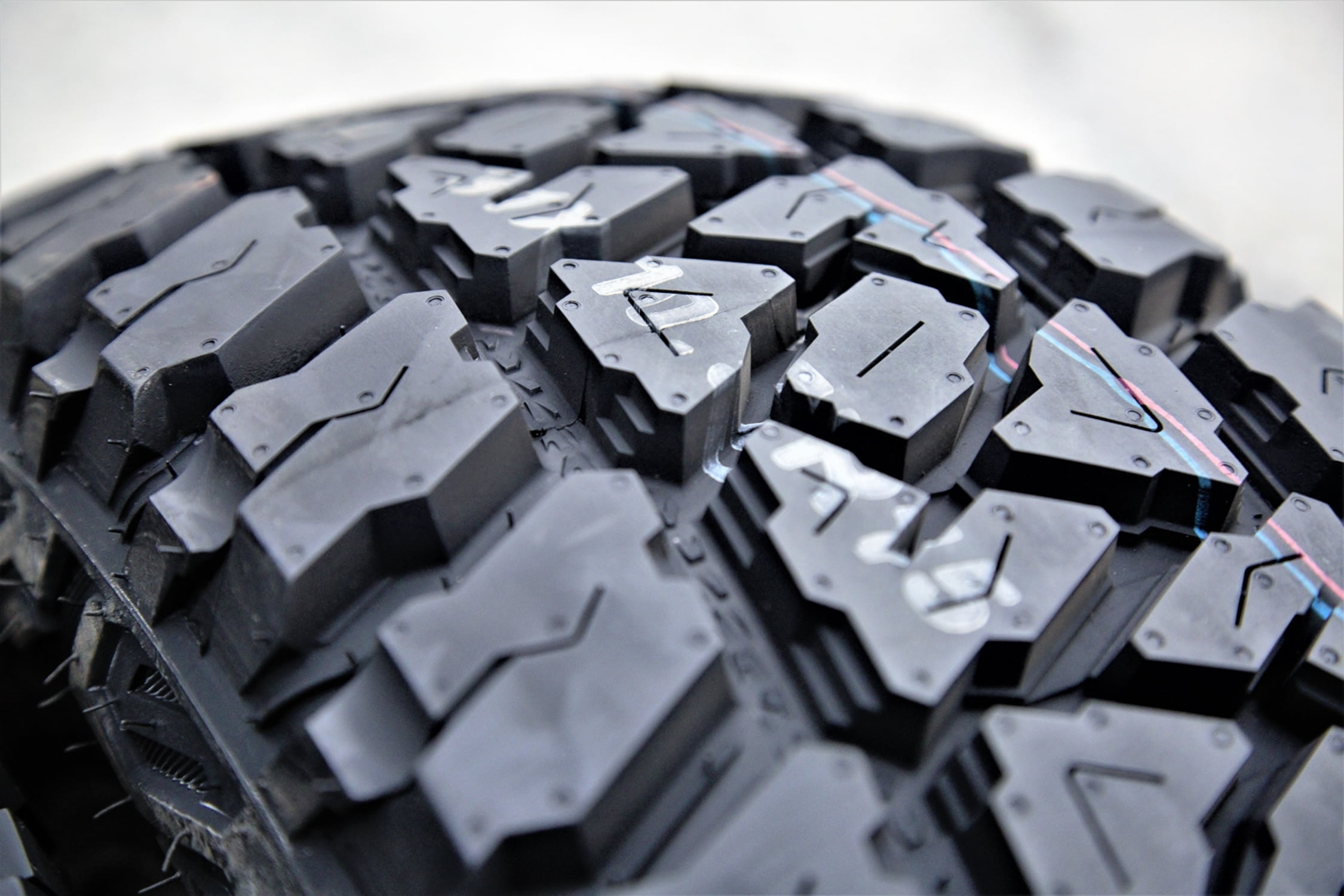 タイヤほぼ未走行【KINFOREST 245/35ZR21】夏タイヤ【MARTEL MR-10 マーテル 21インチ 9J5HPCD112/114.3+30/+38】アルファード等　(TH492)クレジットカード QRコード決済可能 Fortune Tormenta M/T FSR310 LT 265/70R17 121/118Q E (10 Ply)