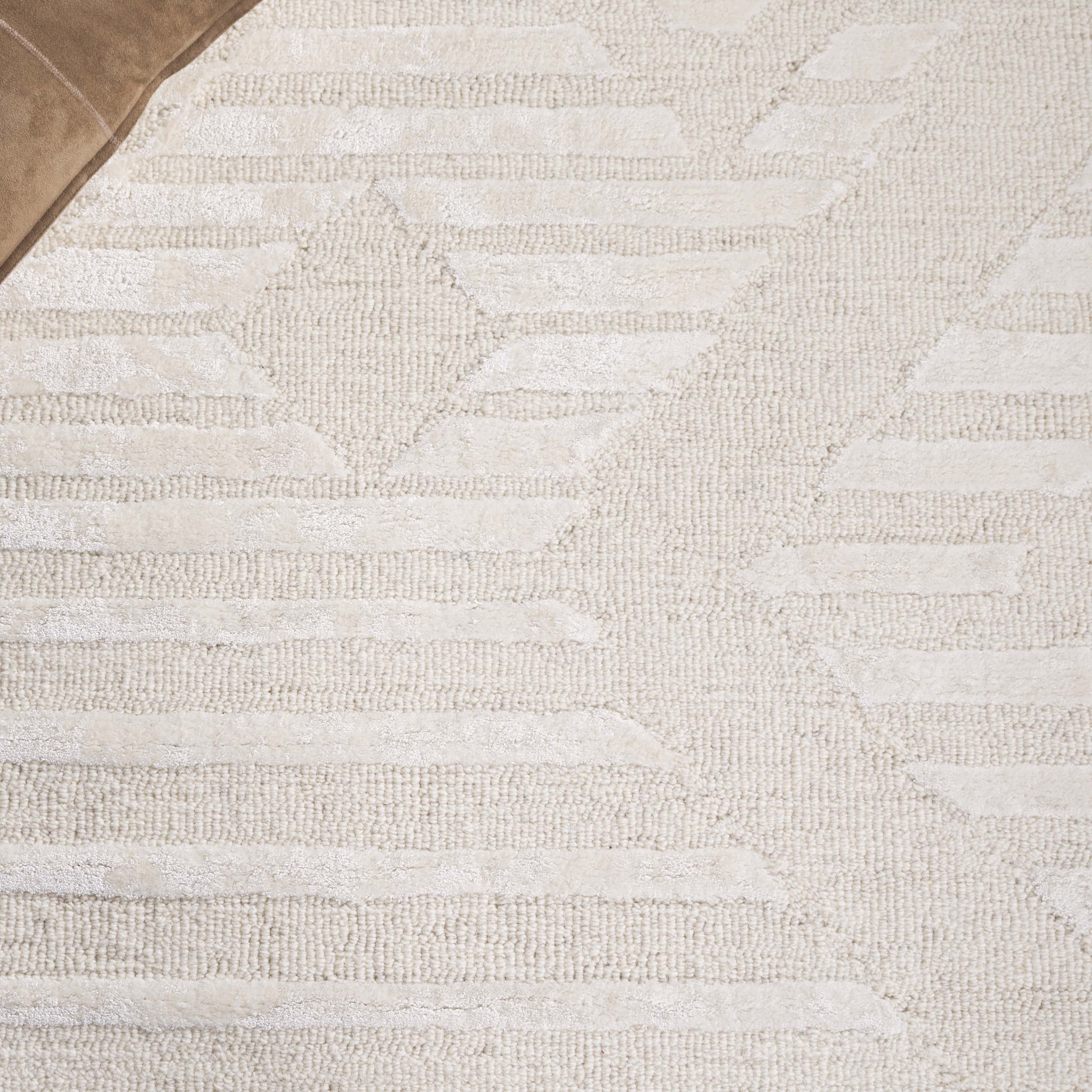 SAFAVIEH Soho Stewart Geometric Area Rug, Ivory, 5' x 8'