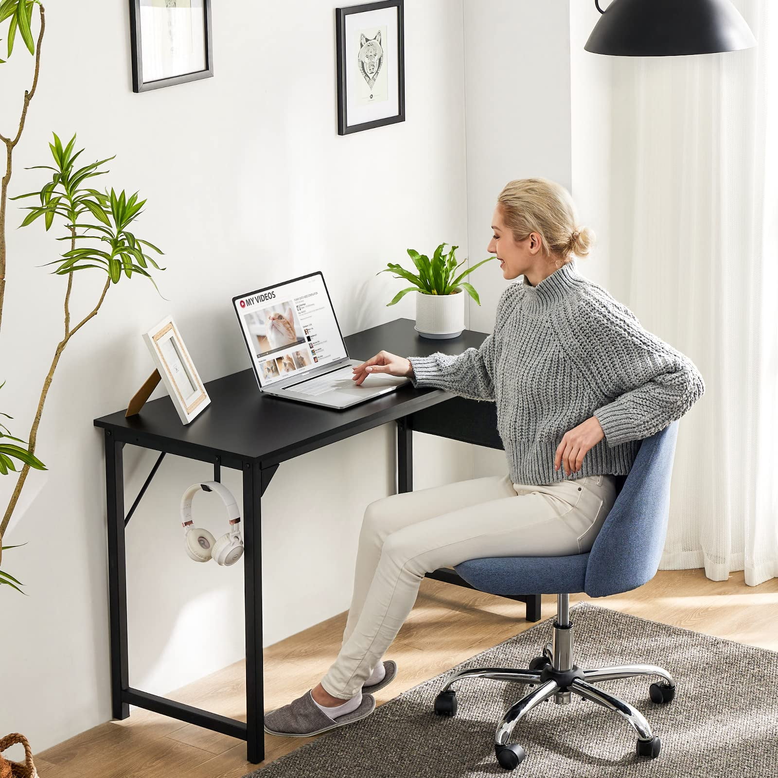 Small Computer Desk Small Office Desk 31 Inch Writing Desk Home Office  Desks Small Space Desk Study Table Modern Simple Style Work Table with  Storage Bag Iron Hook Metal Frame for Home