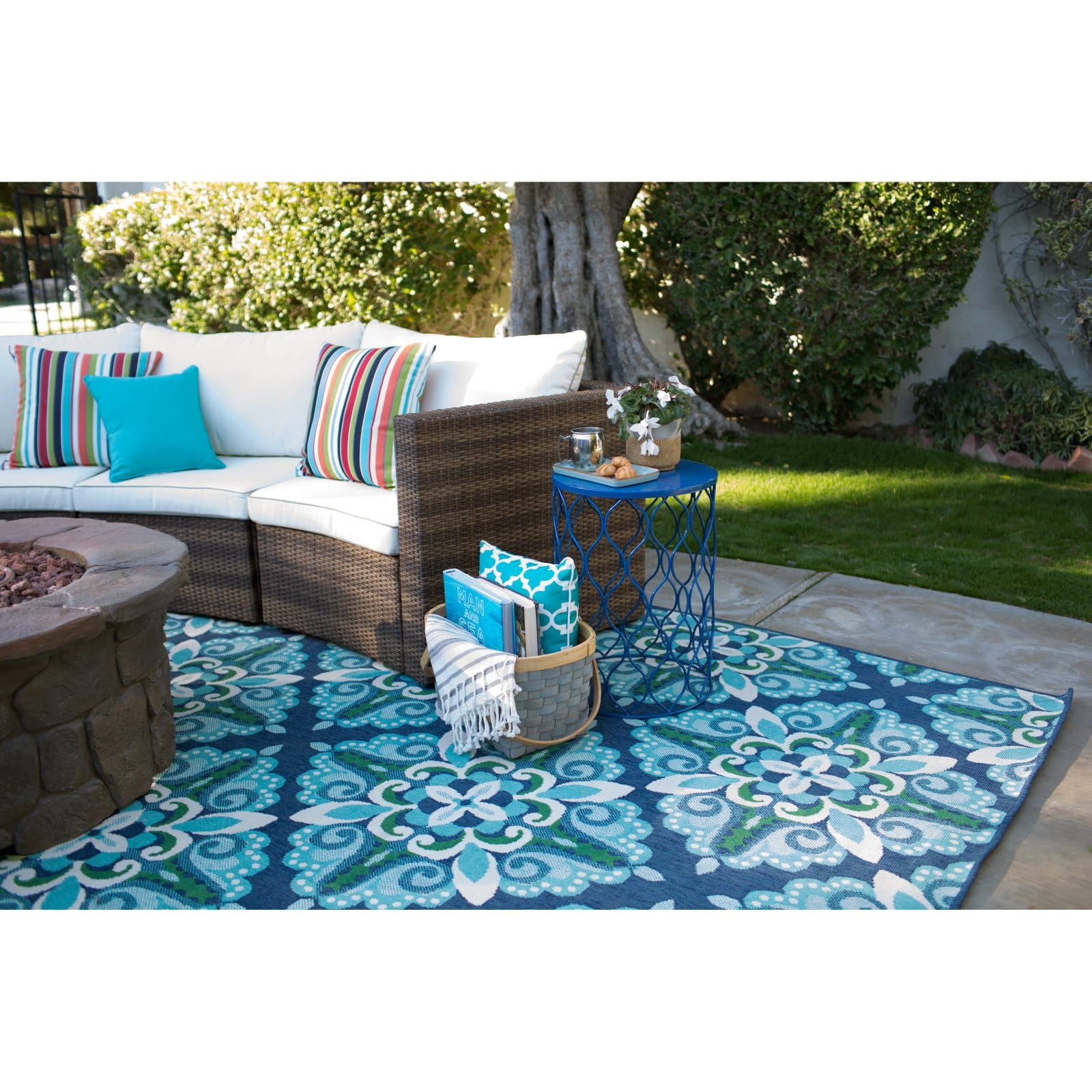 Avalon Home Mackay Floral Tile Indoor/Outdoor Area Rug