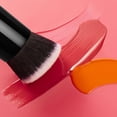 thumbnail image 3 of Blush Brush e.l.f. Camo Liquid con cerdas suaves y densas, vegano, 3 of 5