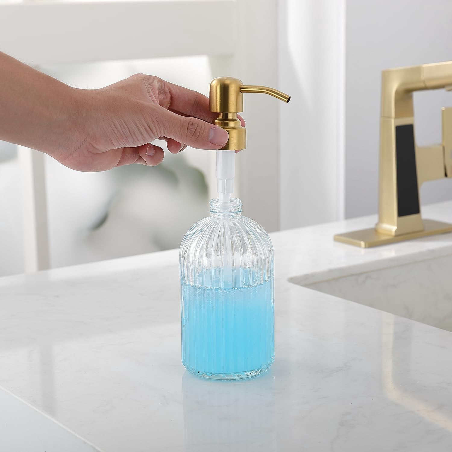 Refillable Glass Kitchen Soap Dispenser,16oz Bathroom Soap Dispenser with Vertical Strip,Golden 304 Stainless Steel Pump , Clear Thick Glass,for Modern  Decor, Countertop, Hotel