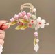 thumbnail image 1 of Horquillas de loto de exquisitez para mujer, pinza para la nuca, pinza para el pelo con borlas, pinza para el pelo con forma de tiburón, tocado estilo Hanfu grande, 1 of 6