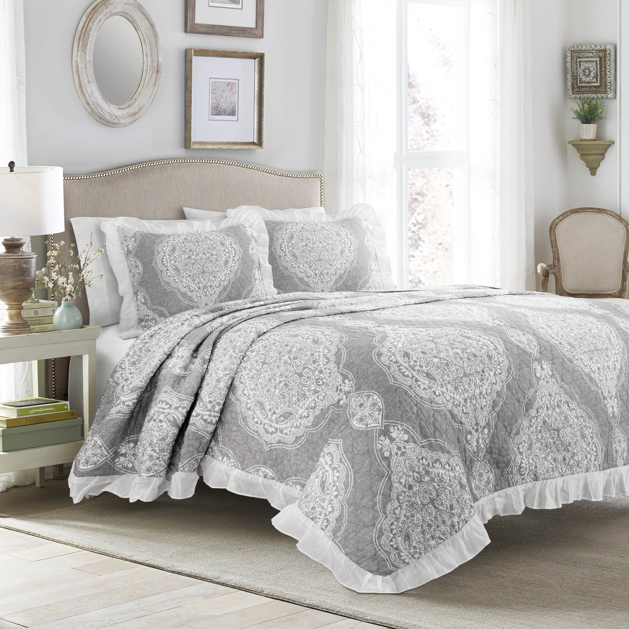 Lush Decor Lucianna Damask Cotton Reversible Bedspread, King, Gray, 3