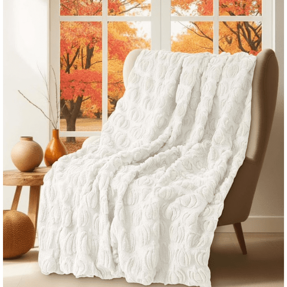 Fall 3D Embossed Pumpkin Throw Blanket, Pumpkin Plush Blanket, Soft Cozy Flannel Warm Lightweight Decorative Throw Blanket for Sofa Bed Couch, Autumn Harvest Thanksgiving Home Decor & Gift 51"×59"
