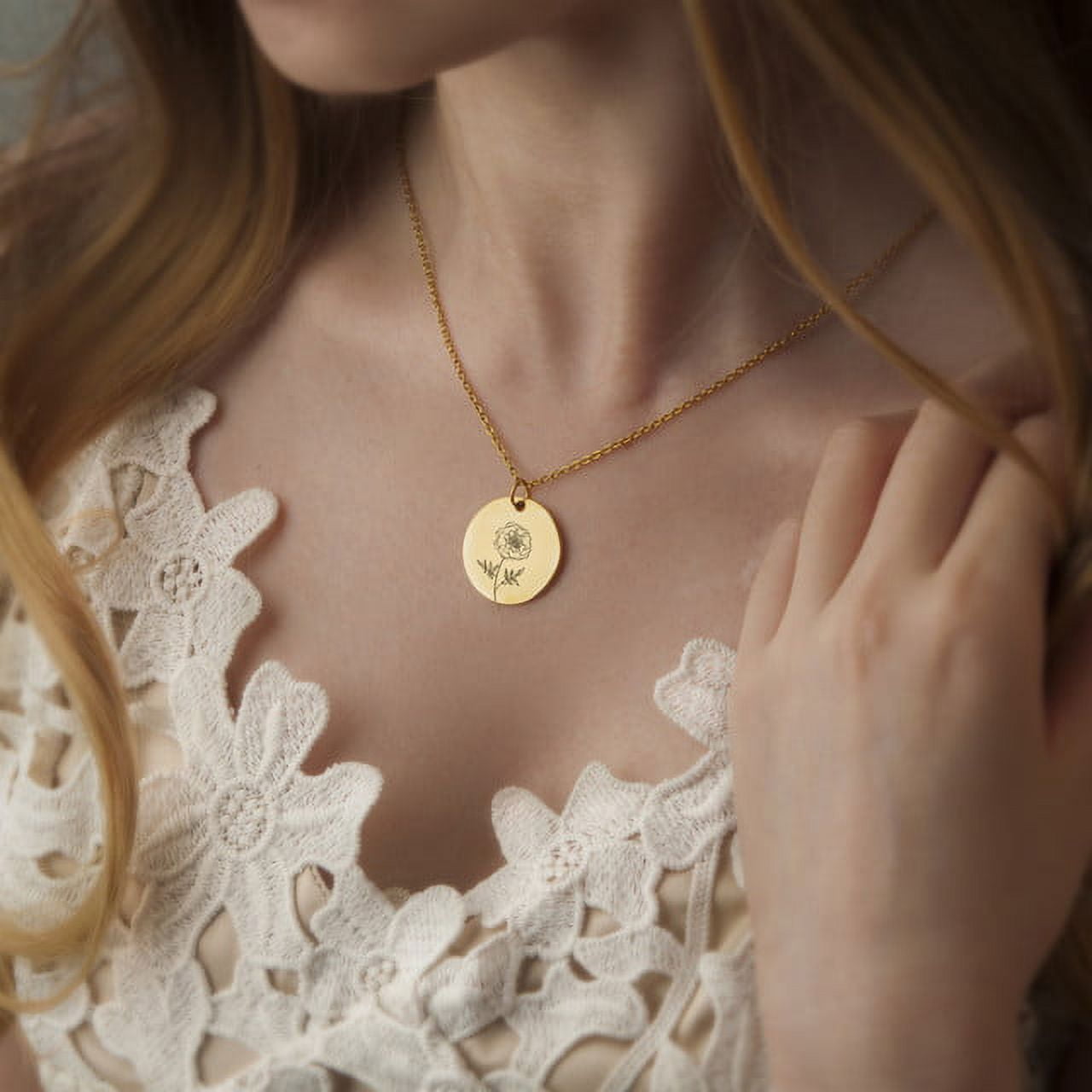 Birth Flower Necklace for Mom - Flower Necklace Personalized - Birth Flower Necklace Gold - Birth Flower Jewelry - Birth Flower Gift