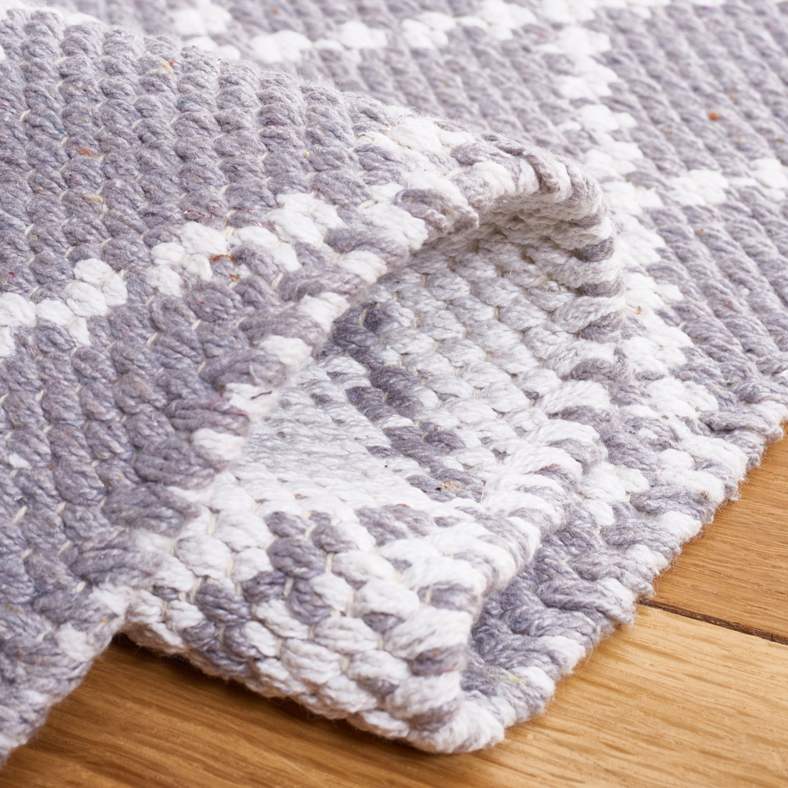 SAFAVIEH Montauk Jolyon Diamond Cotton Area Rug, Light Grey/Ivory, 4' x 6'