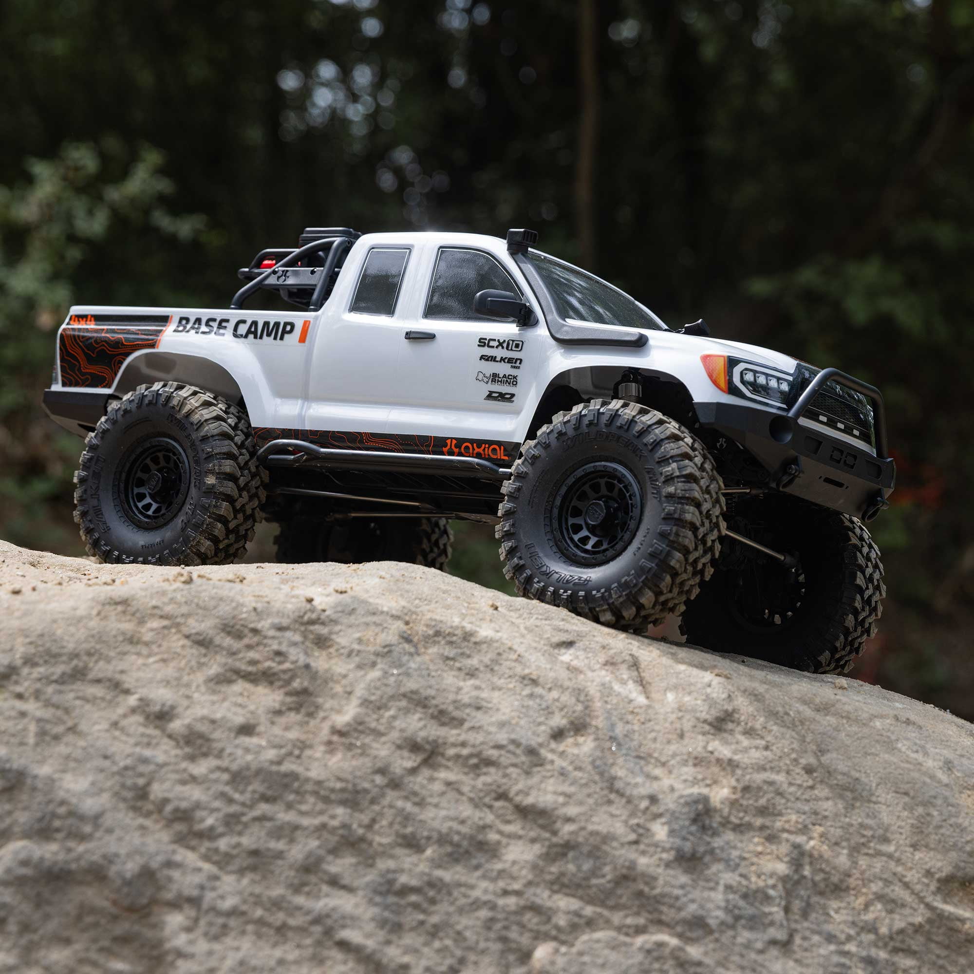 Axial 1/10 SCX10 III Base Camp 4X4 RTR Brushed Rock Crawler White AXI-1375T1