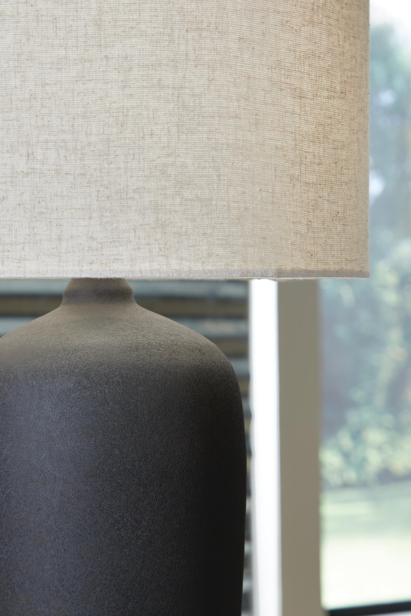 Signature Design by Ashley Ryenburg Metal Table Lamp, Black Crackle Finish, 22" Tall, Modern Drum Shade