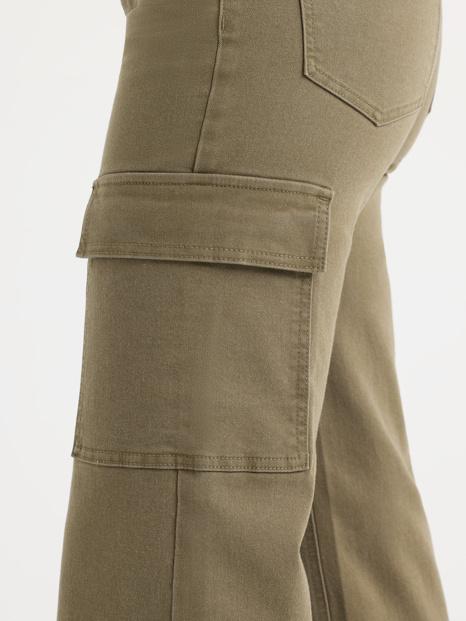 Sofia by Sofia Vergara Women's and Women's Plus Margot Wide Leg High Rise Cargo Jeans with Belt, Sizes 0-28W