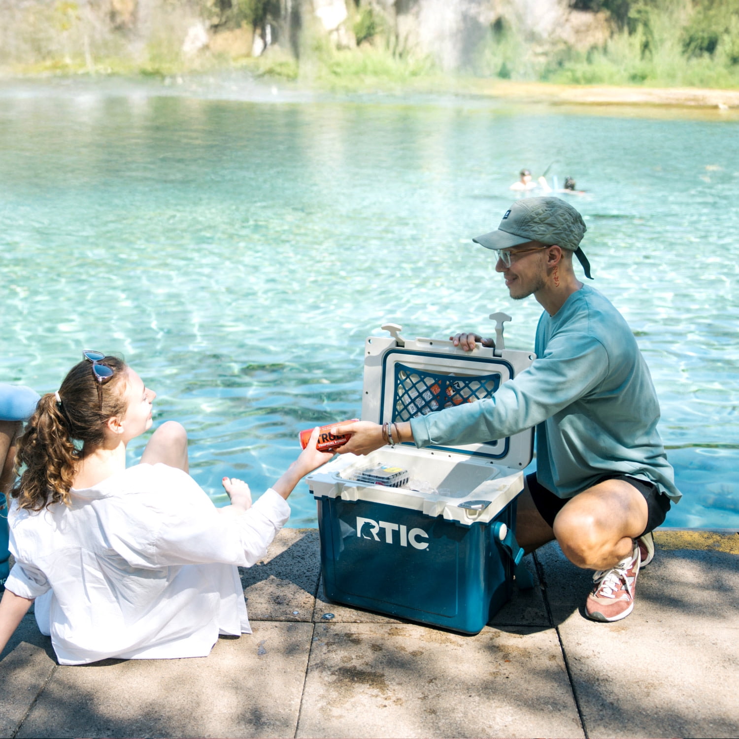 RTIC Ultra-Light 22 Qt Hard-Sided Ice Chest Cooler, Fits 30 Cans, Berry Jam