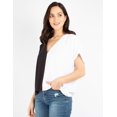 thumbnail image 2 of Blusa bicolor con cuello V, 2 of 5