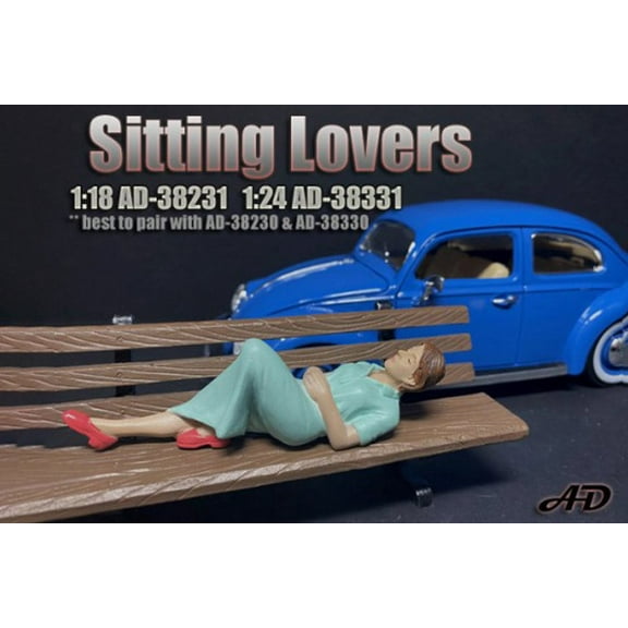 Sitting Lovers Figure II, Green - American Diorama 38331 - 1/24 scale Figurine - Diorama Accessory
