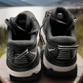 thumbnail image 2 of Hoka One One Bondi 7 Chaussures de Course pour Femmes Noir et Blanc Taille 10, 2 of 6