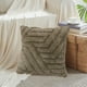thumbnail image 2 of Ajuste ideal y comodidad: con un tamaño de 17,72 pulgadas, esta funda de almohada se adapta perfectamente al núcleo interior de la almohada, lo que garantiza que esté completa y plana, brindando una e, 2 of 6