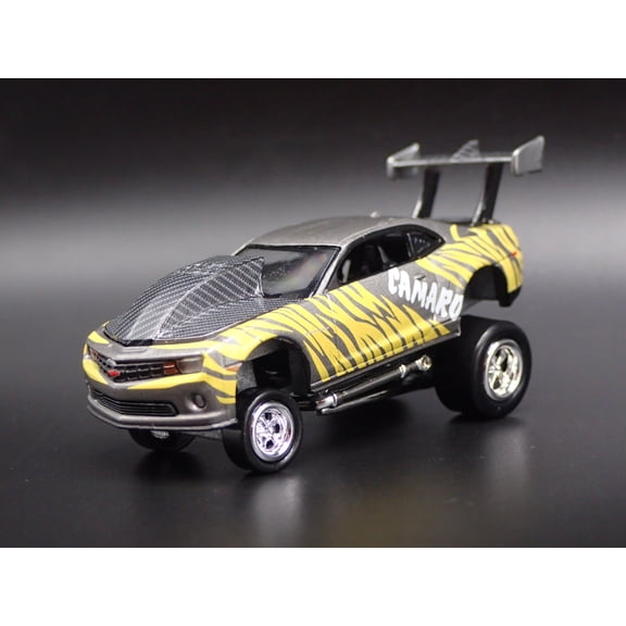 Open Box 2010 - 2015 CHEVY CHEVROLET CAMARO ZINGER 1/64 SCALE DIORAMA DIECAST MODEL CAR