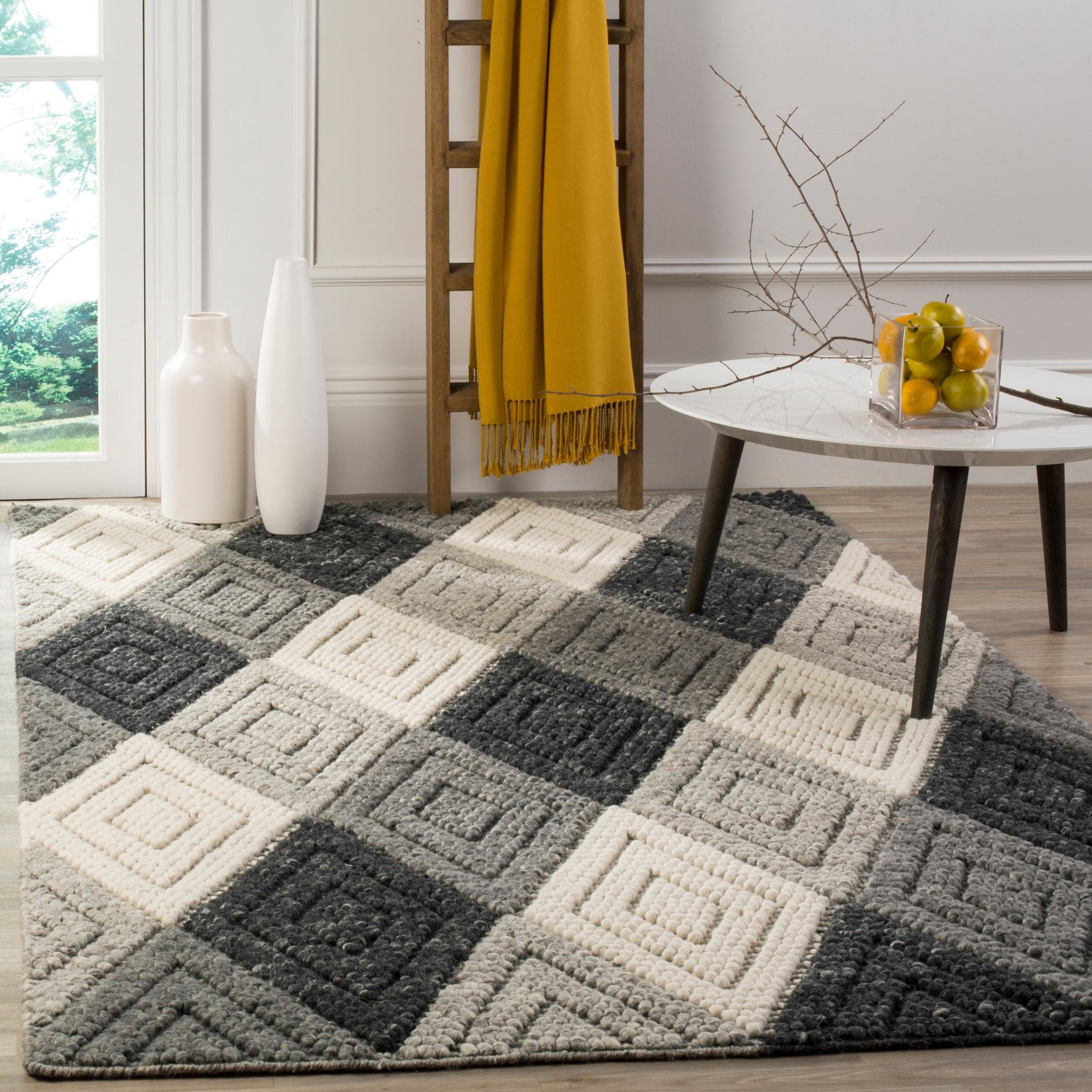SAFAVIEH Natura Glenda Geometric Diamonds Wool Area Rug, Anthracite, 5' x 8'