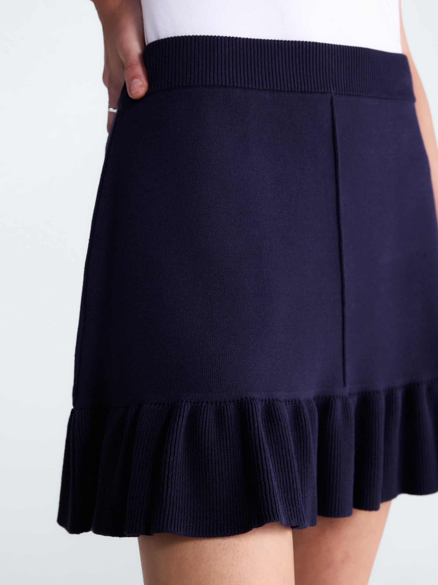 Free Assembly Women's Plus Mini Ruffle Pull On Sweater Skirt, Sizes 1X-4X