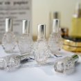 thumbnail image 3 of Botellas atomizadoras de perfume YU FENG de vidrio grabado de 13 ml (x12), 3 of 6