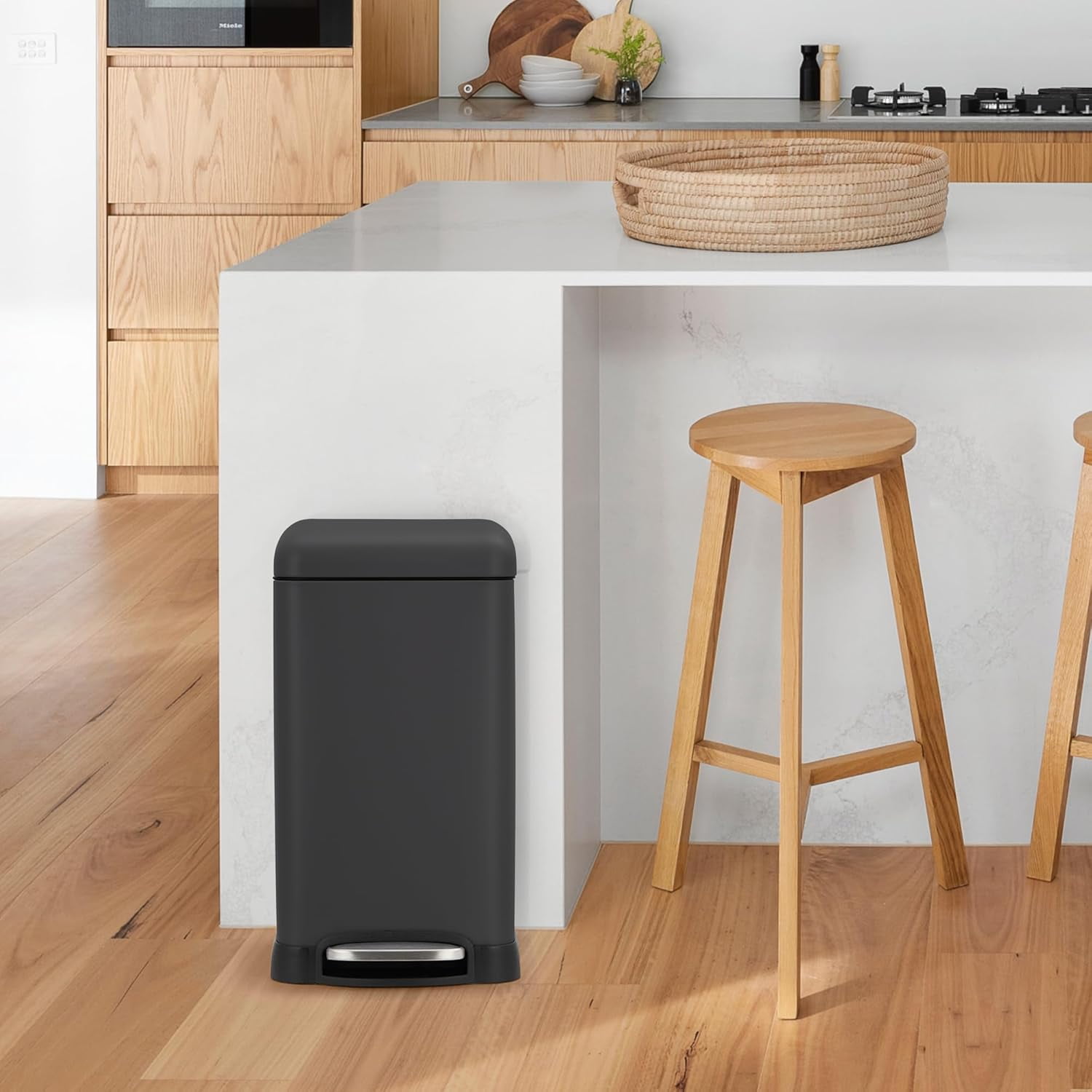 12Gallon Step Trash Can with Soft-Close Lid,Stainless Steel Garbage Bin with Removable Inner Bucket for Kitchen,Home,Office