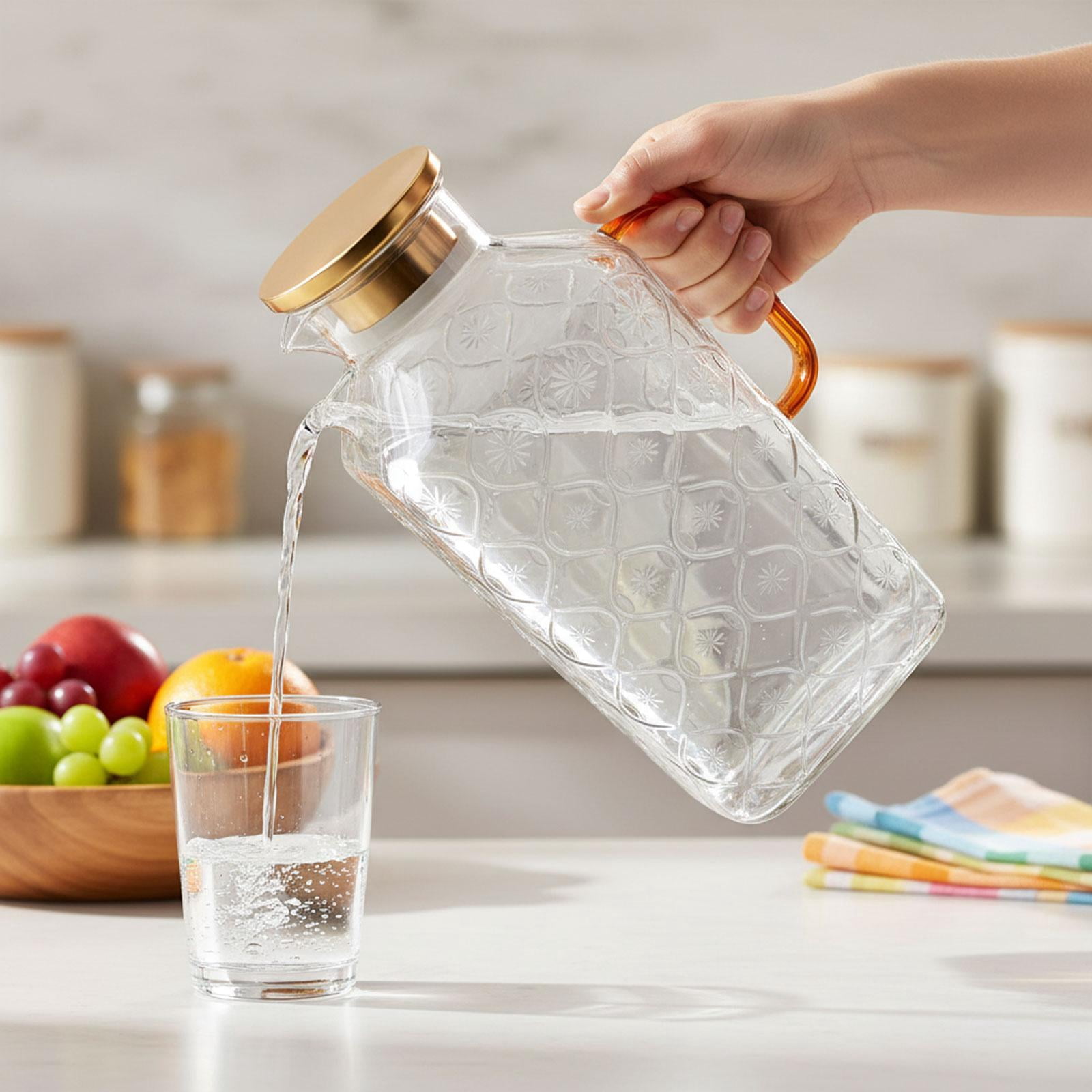 Fiocias Glass Pitcher Kettle Container Housewarming Gifts Clear Body Accessory Water Juice Jug for Lemonade Beverage Juice Gold Handle