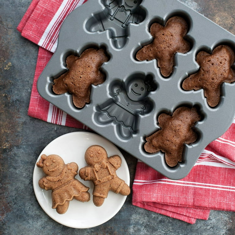 Williams Sonoma Nordic Ware Nonstick Cast Aluminum Gingerbread Kids Cakelet  Pan