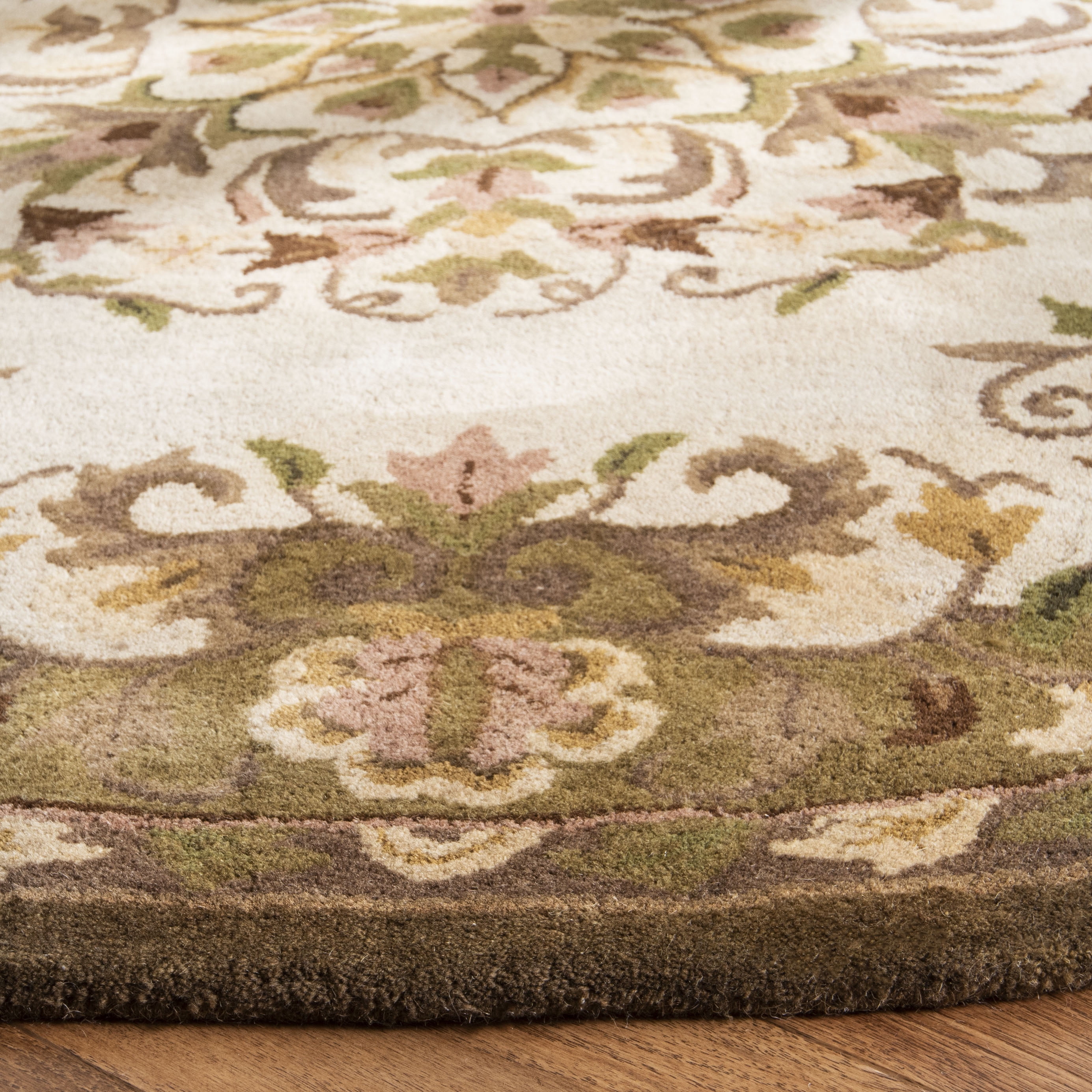 Safavieh Heritage Cleves Oriental Wool Area Rug, Beige/Green, 4'6" x 6'6" Oval