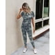 thumbnail image 2 of Mono PRETTYGARDEN con hombros descubiertos, enterizo corto camuflado verde, talla S, 2 of 4