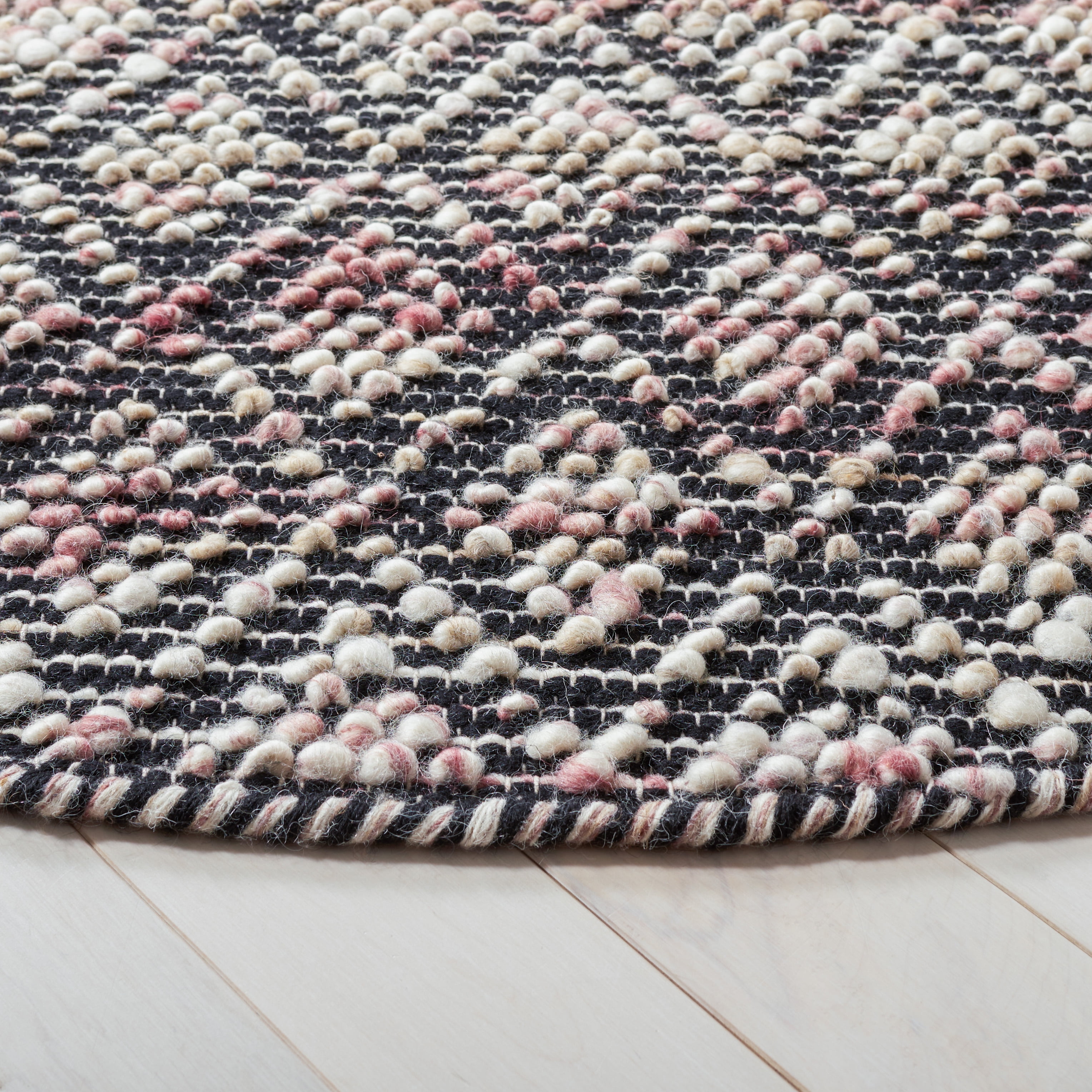 SAFAVIEH Natura Harold Diamond Area Rug, Ivory/Red, 6' x 6' Round
