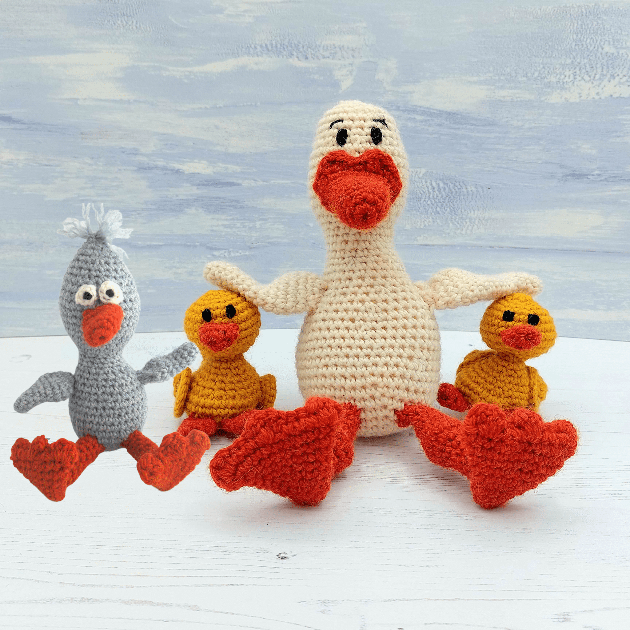 Crochet Kit - Daisy Duck & Family Alpaca Luxury Kit - Amigurumi Pattern