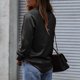 thumbnail image 4 of Camisas con cuello de solapa para mujer Blusa de un solo pecho de color puro Camisas con dobladillo irregular de manga larga Negro S, 4 of 6