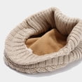 thumbnail image 2 of Gorra plana tejida unisex, beige, diseño de cable ligero G, 2 of 2