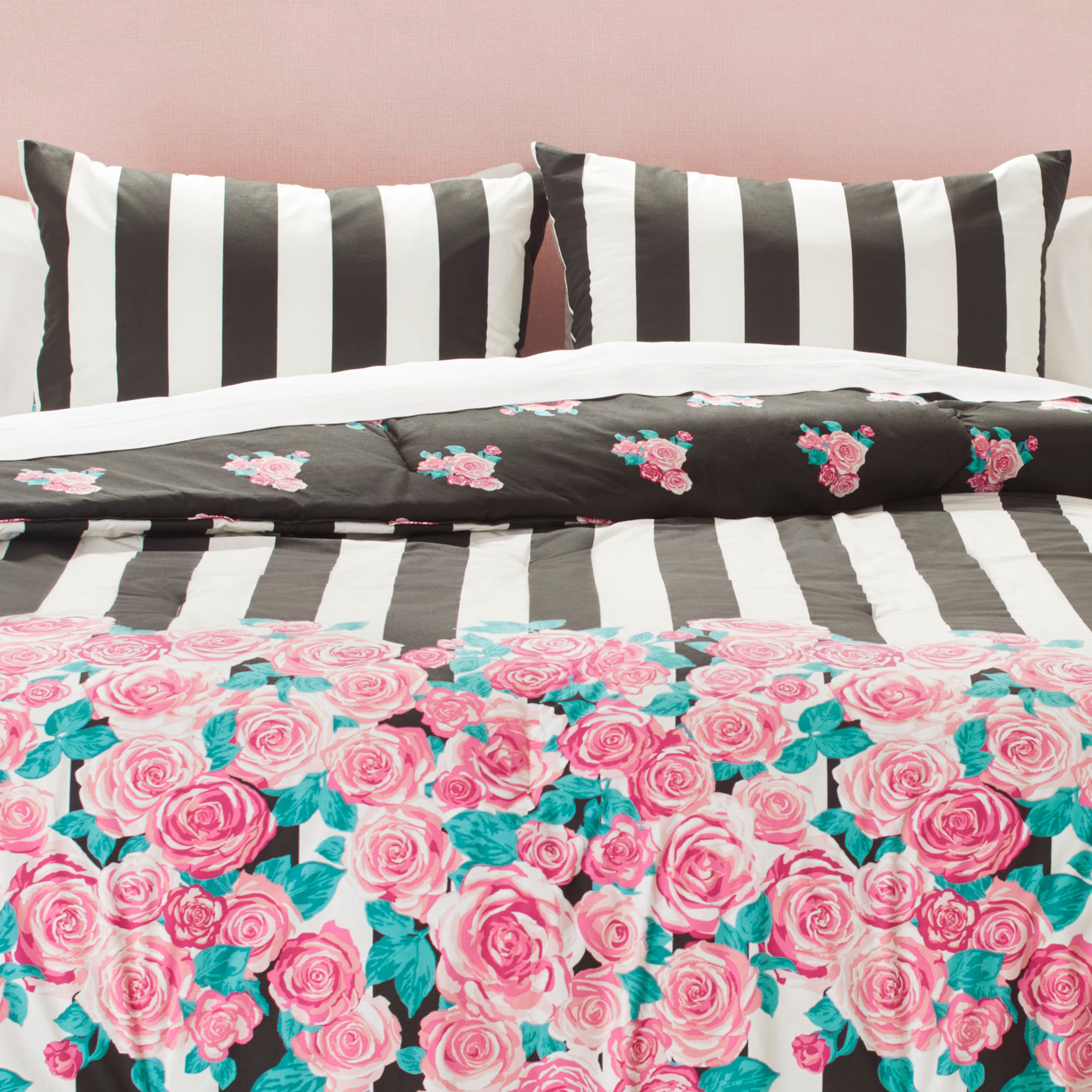 Betsey Johnson Romantic Roses Pink Fullqueen Comforter Set