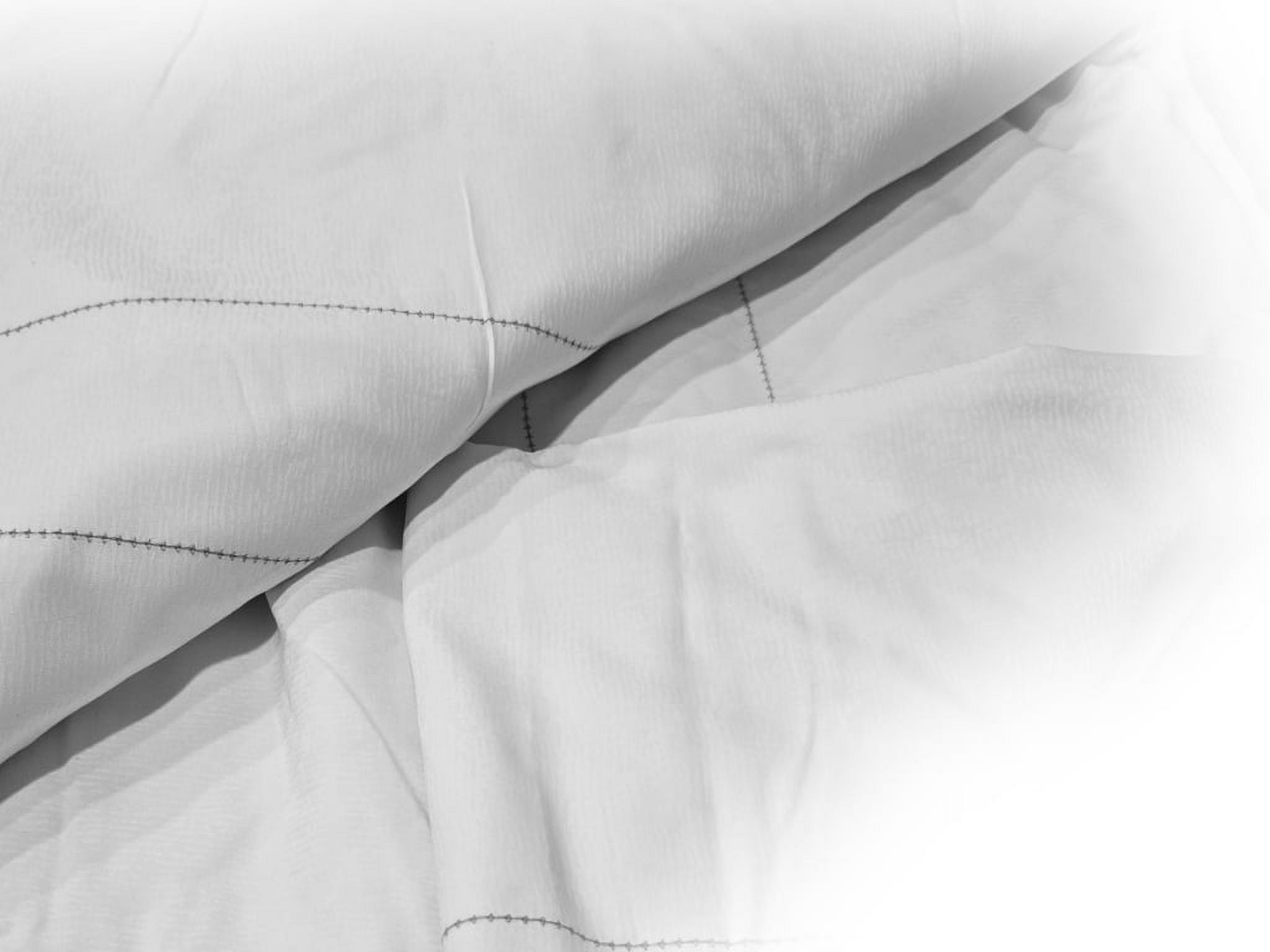 Elevate Your Bedroom with Our Luxurious 76 x 94 Inch Duvet Cover