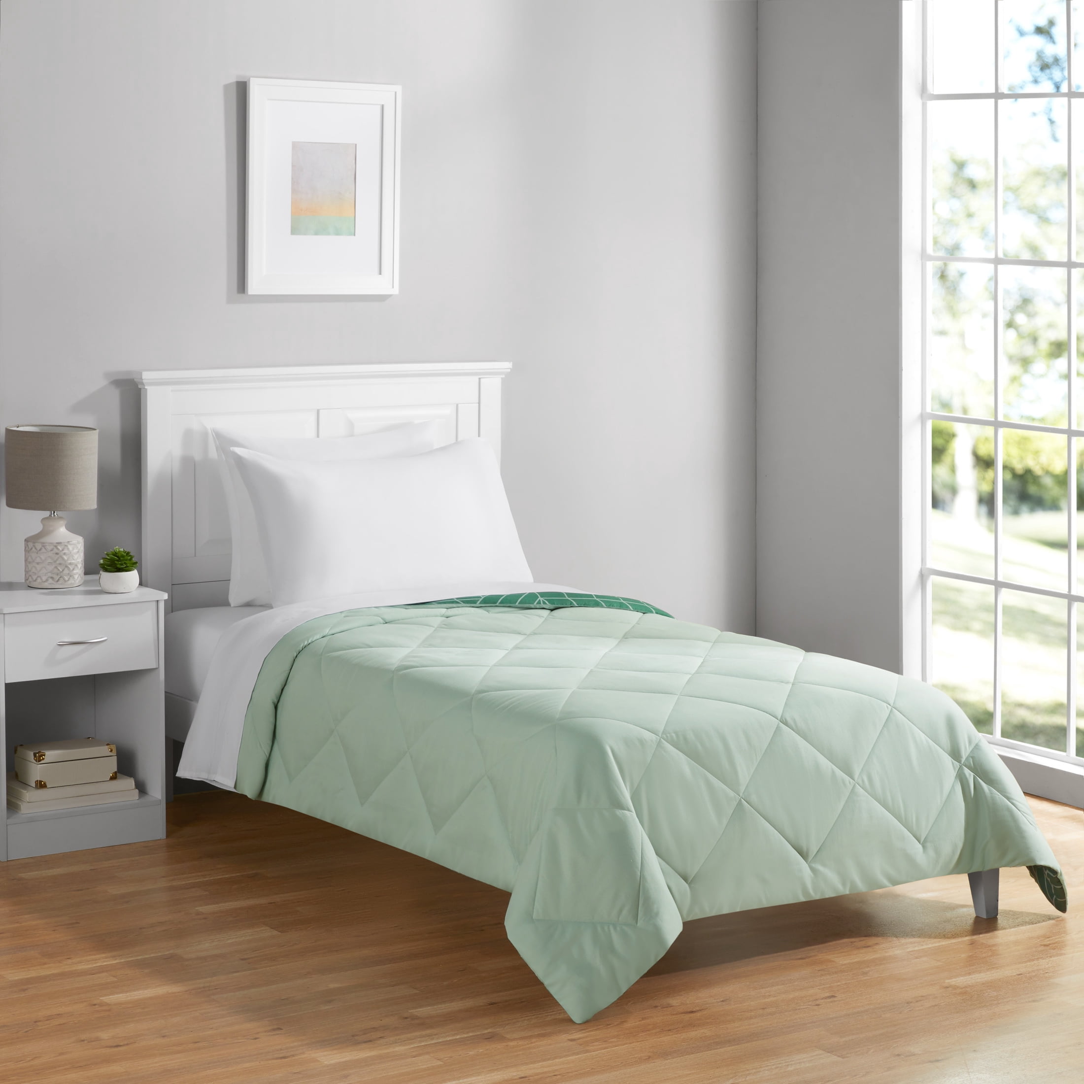 Mainstays Twin/Twin XL All-Season Reversible Microfiber Comforter, Green Geo