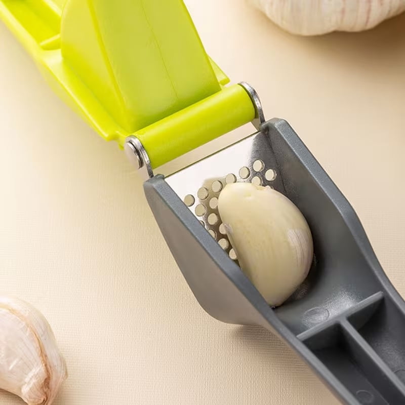 Manual garlic masher, kitchen essential garlic press, mixed color garlic grinder, press garlic peeler (random colors)