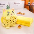thumbnail image 2 of Set de manta de viaje y almohada de peluche para niños YUDONG 3 en 1, amarillo, 2 of 6