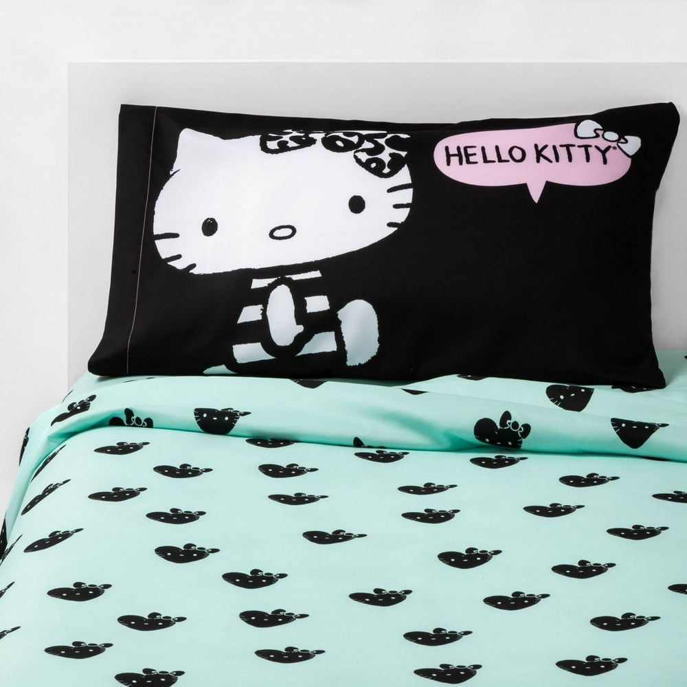 Hello Kitty "Hello Again" Twin Reversible Comforter and 3 ...