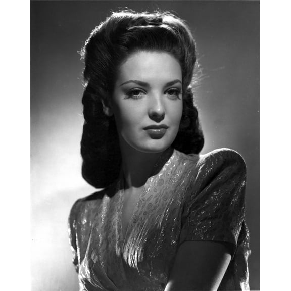 Linda Darnell Sexy posed in Black and White Photo Print (24 x 30)