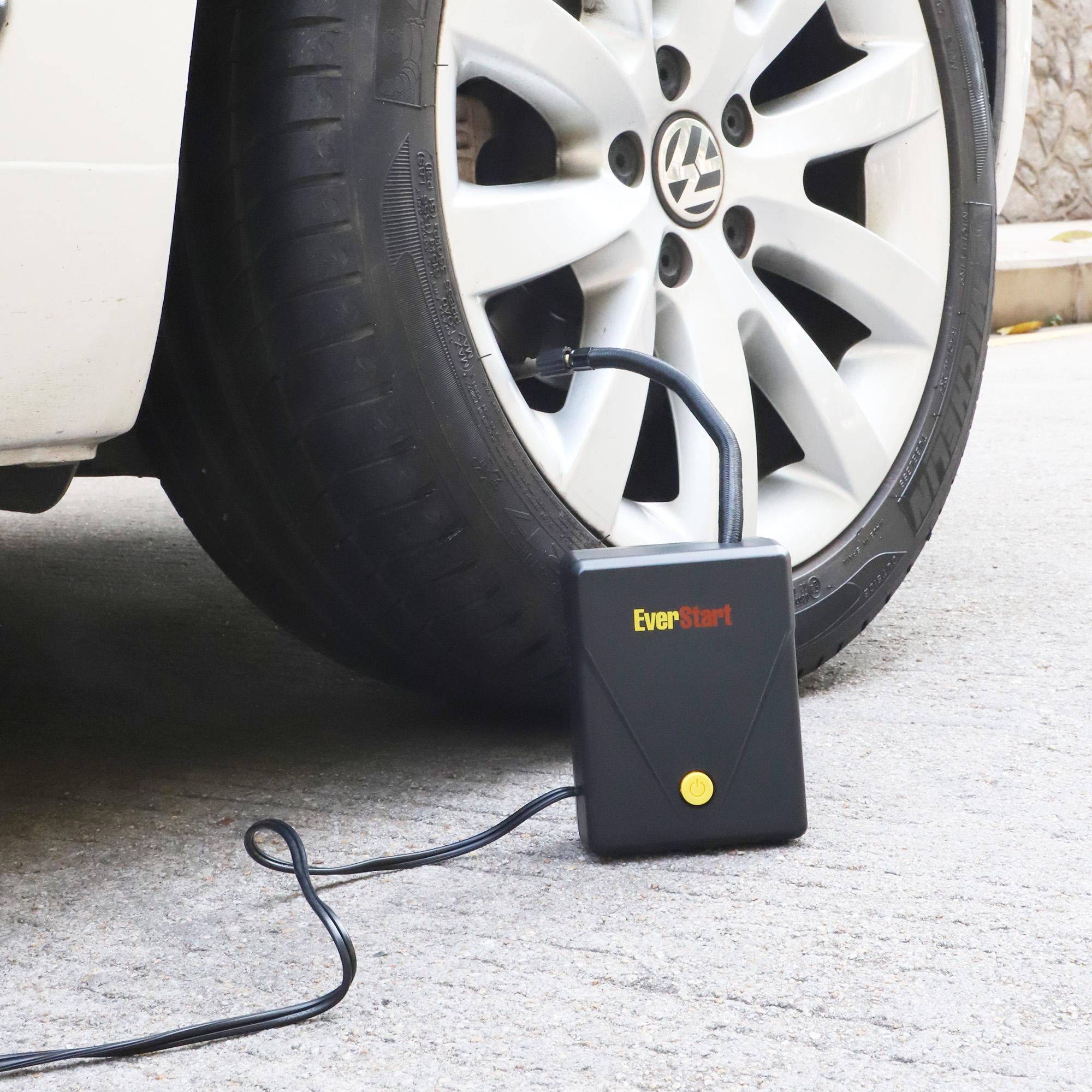 EverStart Roadside Safety Kit with Tire Inflator. Assembled Product Dimensions: 10in x 3in x 8in - image 5 of 11