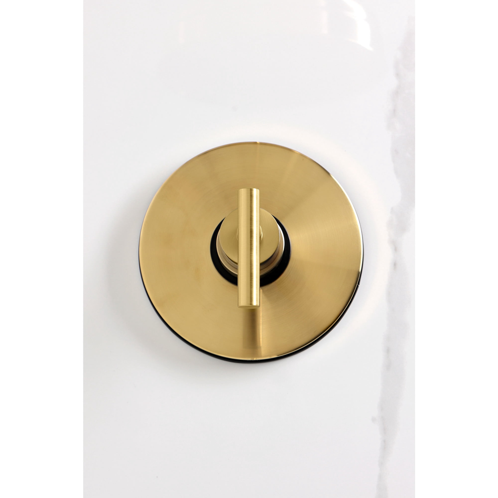 Kingston Brass KB6337CMLTO Manhattan Single-Handle Pressure Balanced Tub Faucet in Brushed Brass
